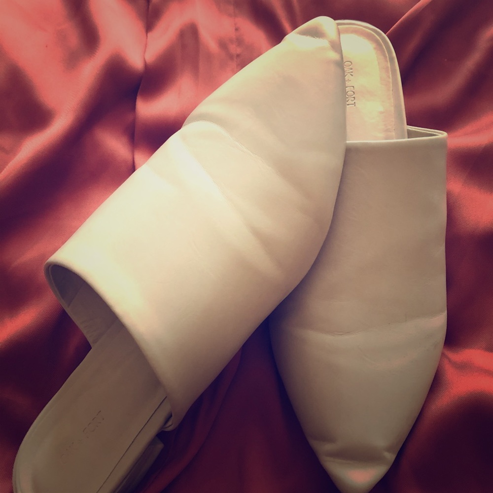 Oak & Fort light gray mules